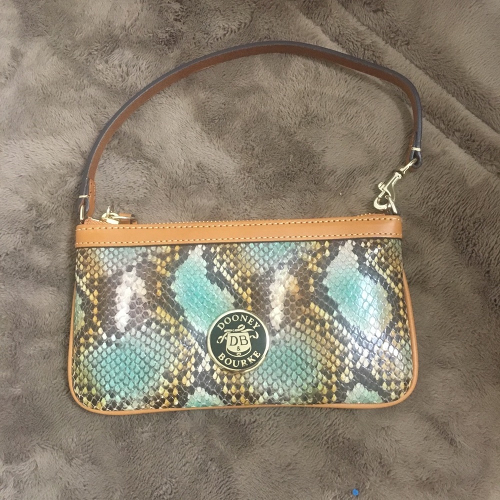 Dooney & Bourke wristlet